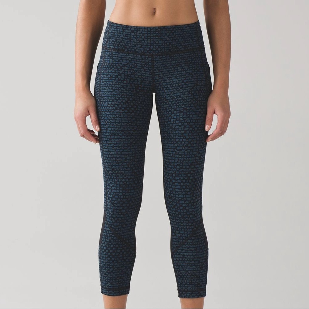 Lululemon Athletic Pace Rival Crop Yoga Pants Shatter Weave Women’s Size 6